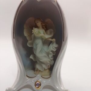 Seraphim Classics Lily Celebrate Motherhood Angel Figurine Ornament Collectible